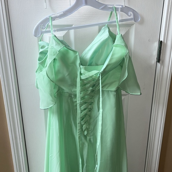 Wchecalino Cold Shoulder Bridesmaid Dress Plus Size with Slit Mint - Picture 3 of 4